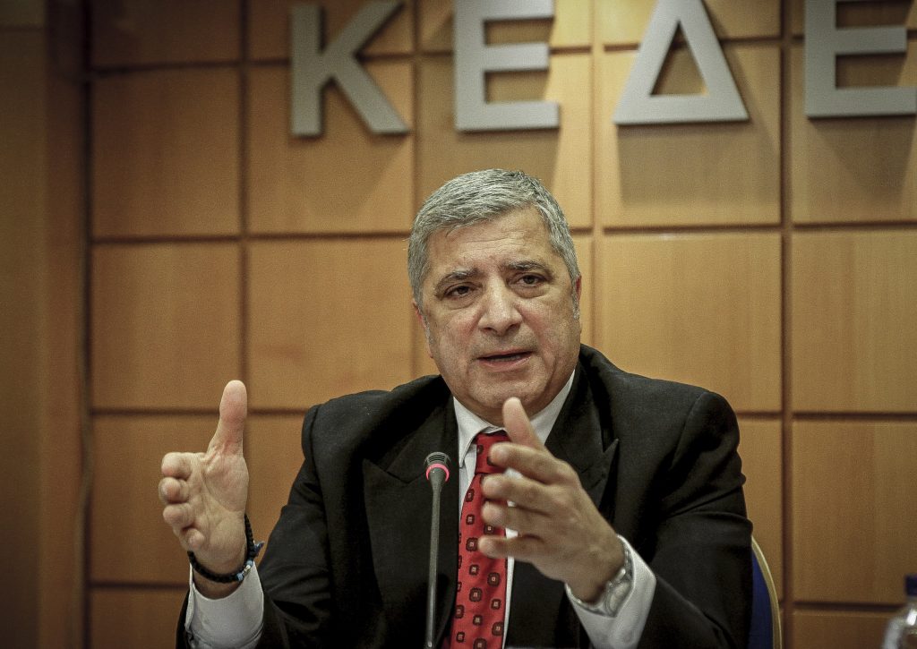 Γιώργος Πατούλης: Κοντά στους εφημερεύοντες γιατρούς του ΕΚΑΒ τις πρώτες ώρες του 2019 (βίντεο)