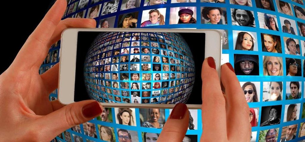 «Φακέλωμα» και με τον νόμο: Η Google θα χρησιμοποιεί την αναγνώριση προσώπου στις φωτογραφίες χωρίς συγκατάθεση