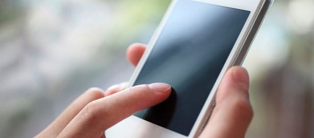 Αυτοί οι 5 τρόποι μαρτυρούν πως κακοδιαχειρίζεστε το κινητό σας – Μήπως τα κάνετε κι εσείς;