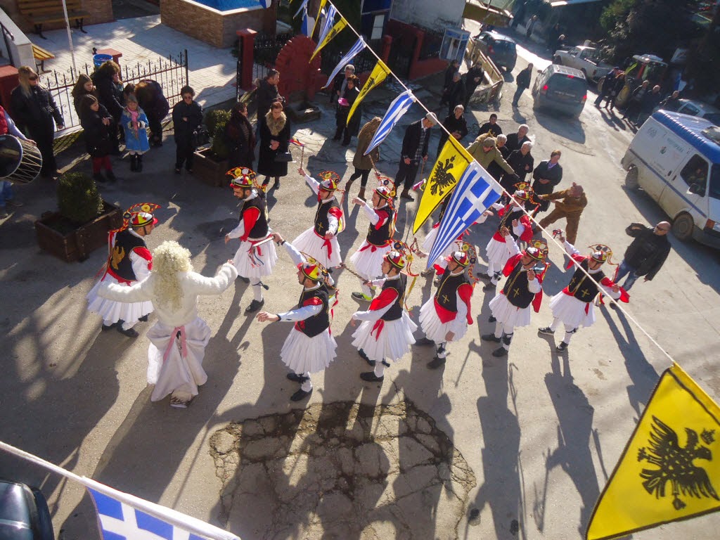 Οι φημισμένοι Μωμόγεροι έρχονται στο Μουσείο Μπενάκη