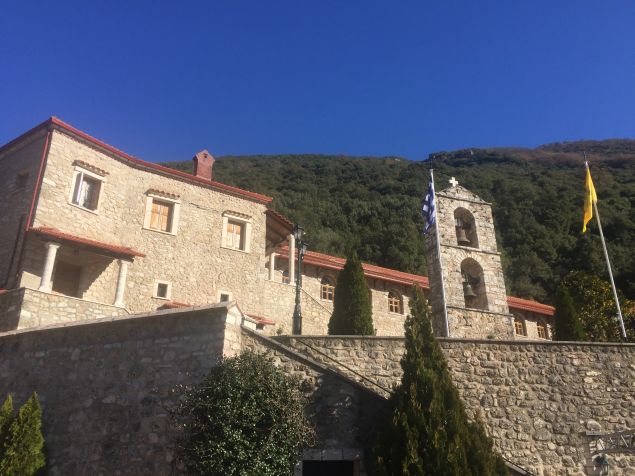 Μονή Γηρομερίου: Δεκάδες προσκυνητές στο ιστορικό μοναστήρι κοντά στα ελληνο-αλβανικά σύνορα (βίντεο)