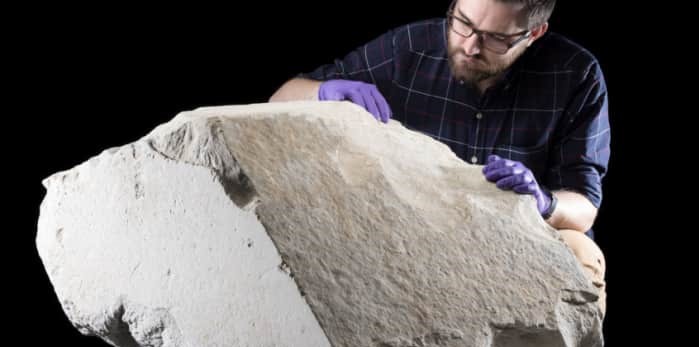 Εδιμβούργο: Εκτίθεται σπάνια πέτρα από την πυραμίδα του Χέοπα (φωτο)