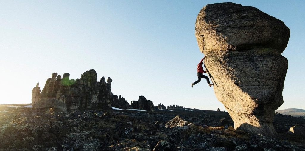 Μια περιπέτεια αναρρίχησης – Κατέκτησε το πιο δυσπρόσιτο σημείο της Σιβηρίας (βίντεο)