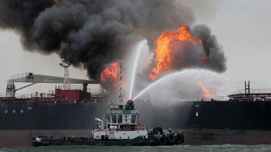 Φωτιά σε πλατφόρμα εξόρυξης στο λιμάνι Λεμεσού – Δείτε φωτό και βίντεο