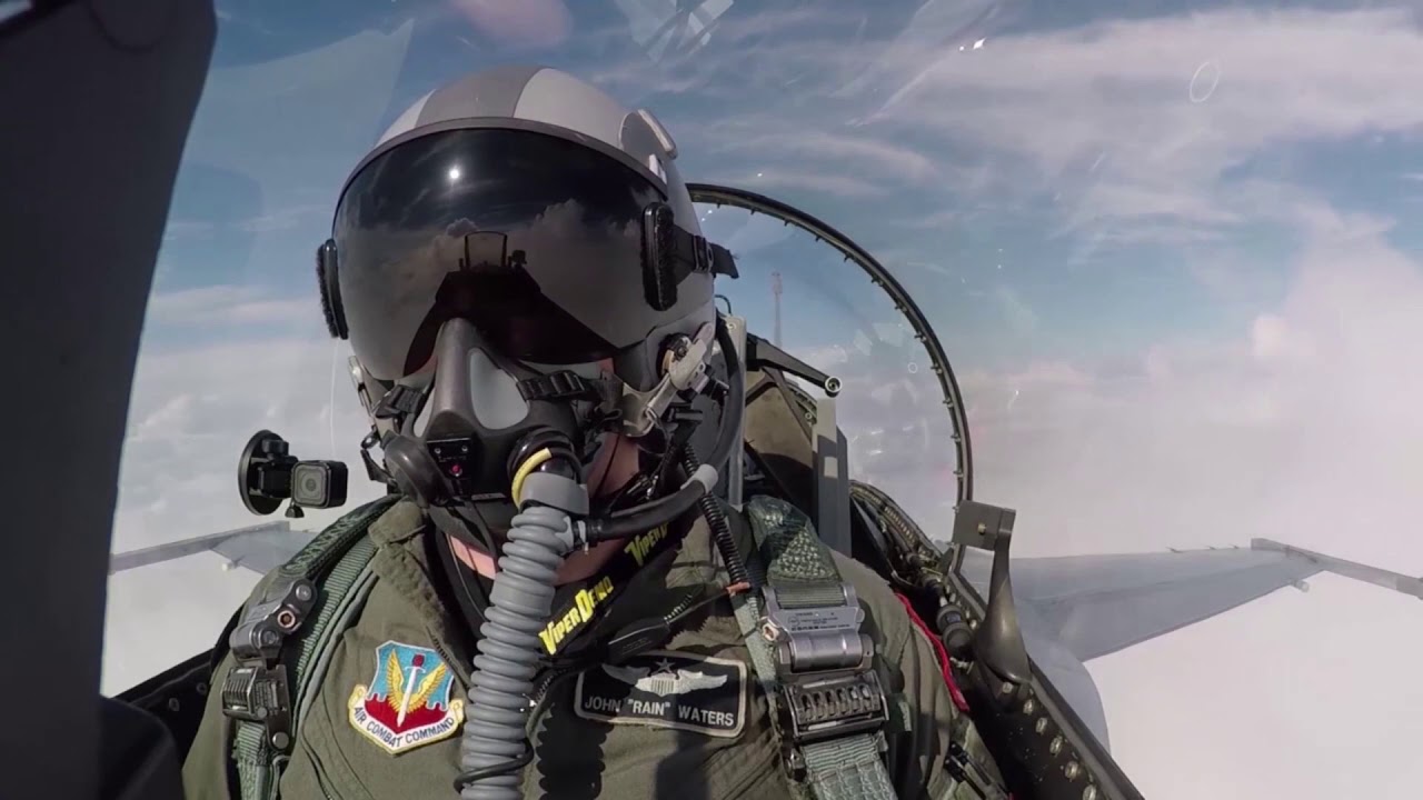 Βίντεο μέσα από το πιλοτήριο: Μαχητικά της USAF πάνω από στάδιο για το Super Bowl