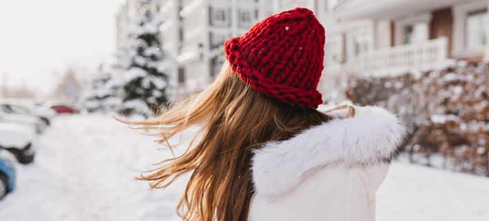 Γιατί το σκουφάκι δεν σε προστατεύει από το κρύο – Καθηγητής δίνει την επιστημονική εξήγηση