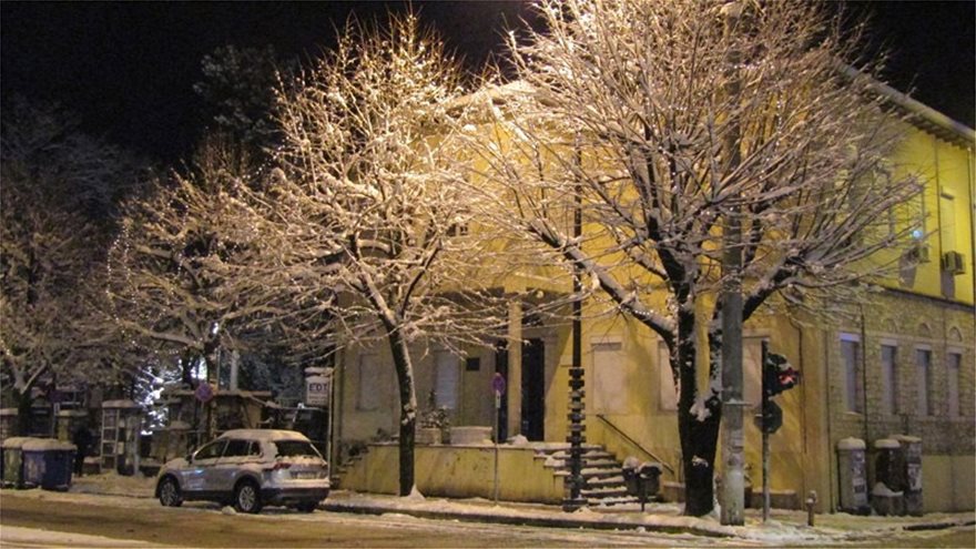 Η «Σοφία» ντύνει στα λευκά τη χώρα – Που χρειάζονται αλυσίδες και που απαγορεύεται η κυκλοφορία οχημάτων (φωτο)