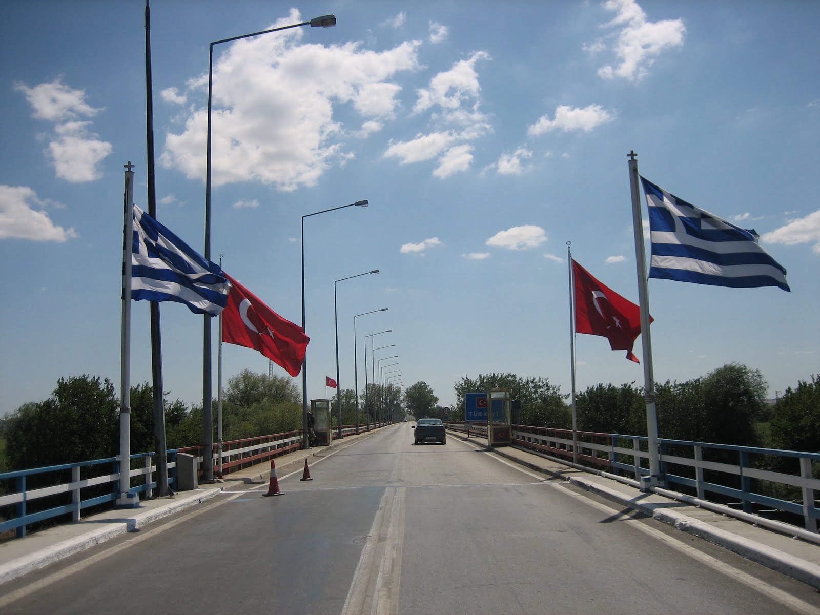 Τούρκος δικηγόρος πέρασε τα ελληνικά σύνορα ζητώντας άσυλο