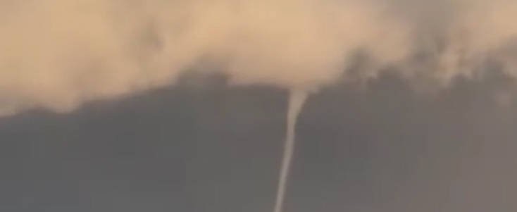 Τεράστιος υδροστρόβιλος έκανε την εμφάνισή του στη Ζάκυνθο (βίντεο)