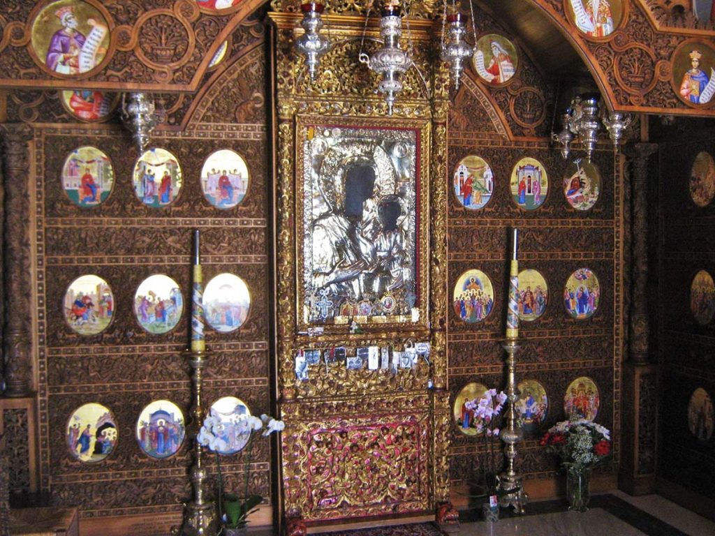 Η ιστορία της θαυματουργής εικόνας της «Παναγίας Ξενιάς» (φωτο)