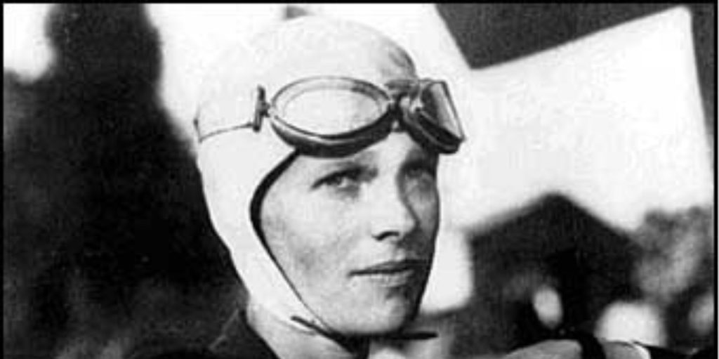 Αμέλια Έρχαρτ: Η πρώτη γυναίκα πιλότος που διέσχισε τον Ατλαντικό και δεν πέθανε ποτέ (βίντεο-φωτο)