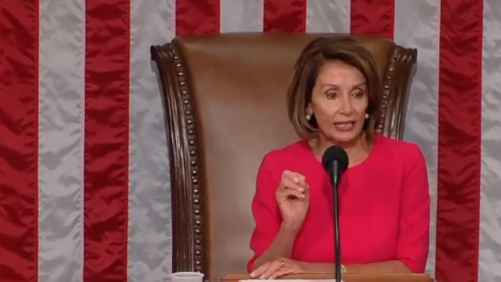 Ν. Πελόζι: «Επικίνδυνες οι σχέσεις Πούτιν και Τραμπ»