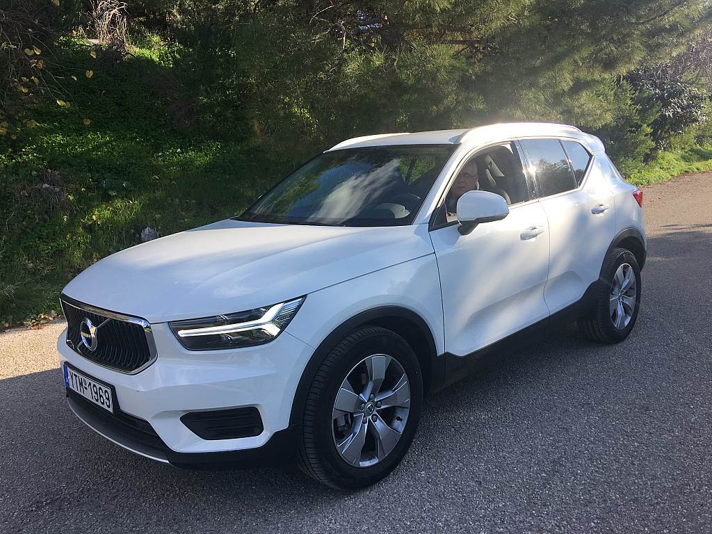 Volvo XC40 T3: Ιδανικό για μοντέρνους οικογενειάρχες αλλά και  για τις χώρες που τιμωρούν τα πολλά κυβικά