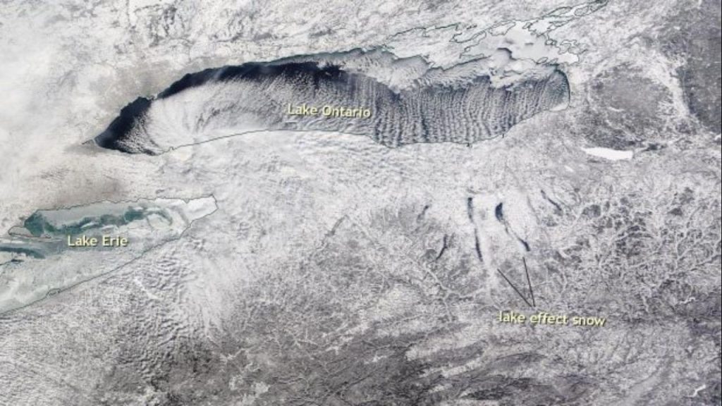 Lake Effect Snow: Τι είναι το φαινόμενο της «ψυχρής λίμνης» που προκαλεί χιονοπτώσεις στο Αιγαίο (φωτο)