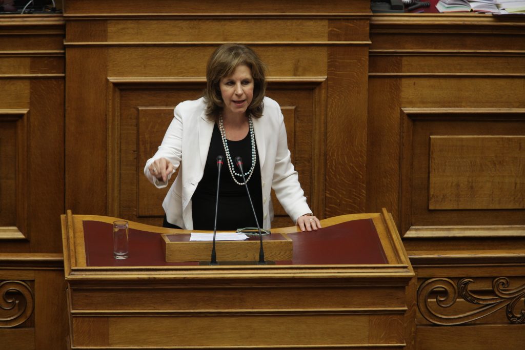 Ε.Χριστοφιλοπούλου για Ρουβίκωνα: «Ξεφτιλίζουν τη χώρα και η κυβέρνηση τους κοιτάει να κόβουν βόλτες με τον Κουφοντίνα»