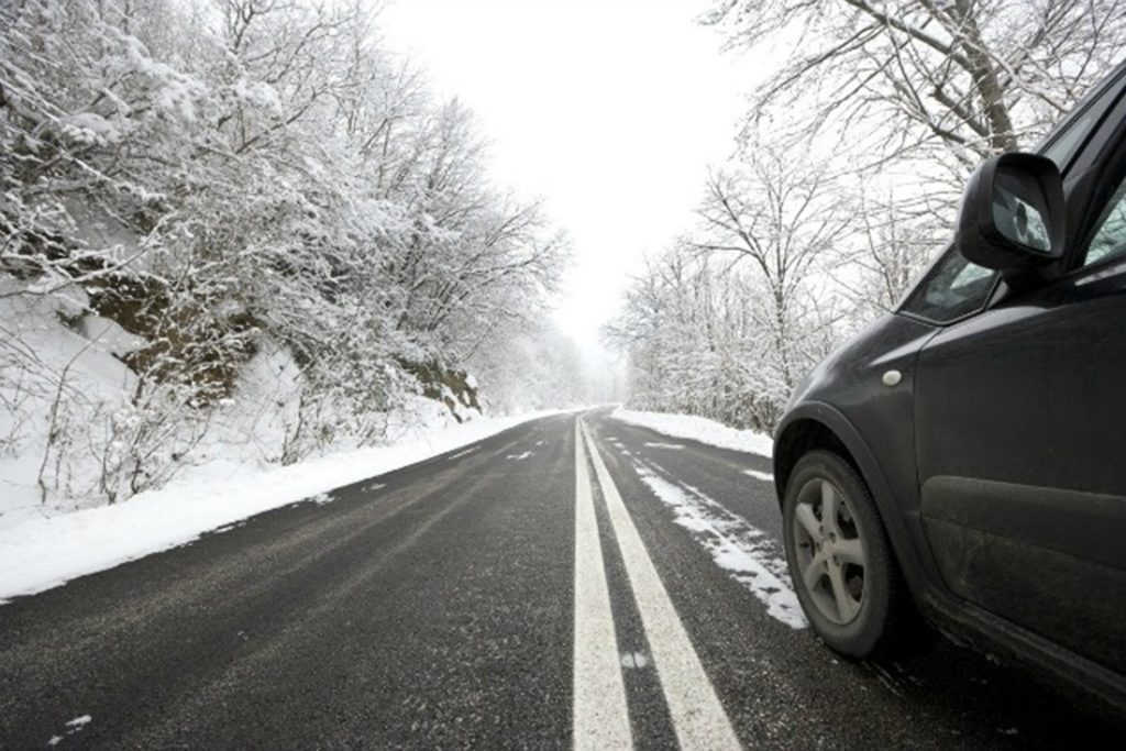 Τι να προσέχετε αν οδηγείτε σε χιόνια και πάγο