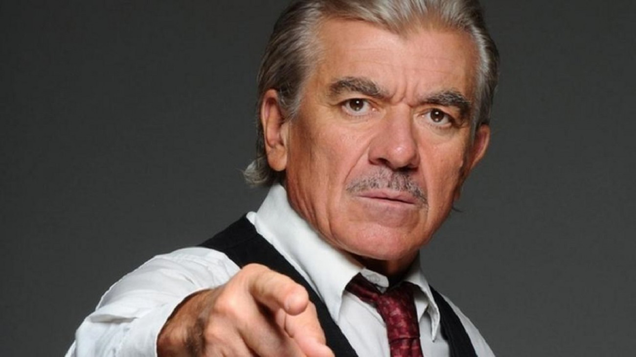 Γιώργος Γιαννόπουλος: «Πάω με μικρές όπως οι ποιητές- Με τη θεία μου θα πάω»;»