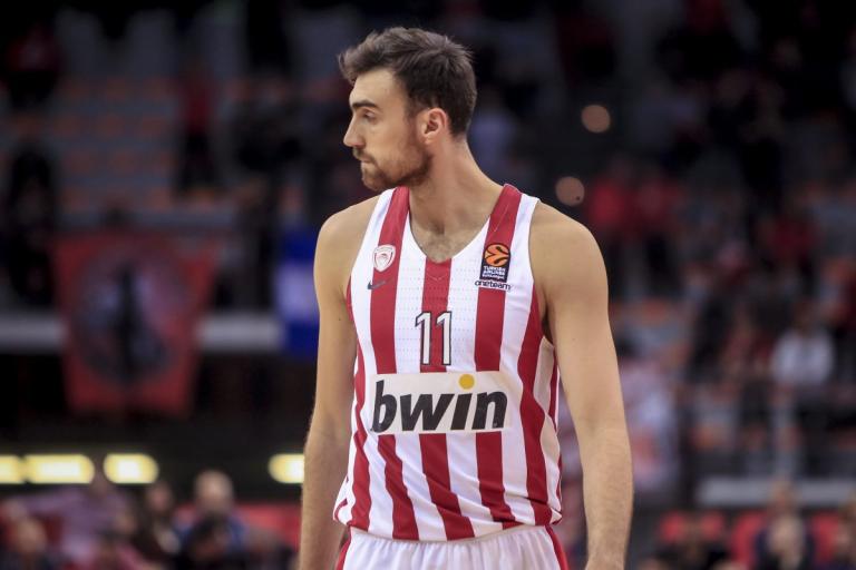 Στο νοσοκομείο ο Μιλουτίνοφ – Απώλεια για τον Ολυμπιακό!