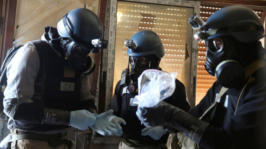 Φάκελος με ύποπτη σκόνη στη Λέσβο: Επτά άτομα σε καραντίνα – Σπεύδει κλιμάκιο της ΕΜΑΚ με C-130