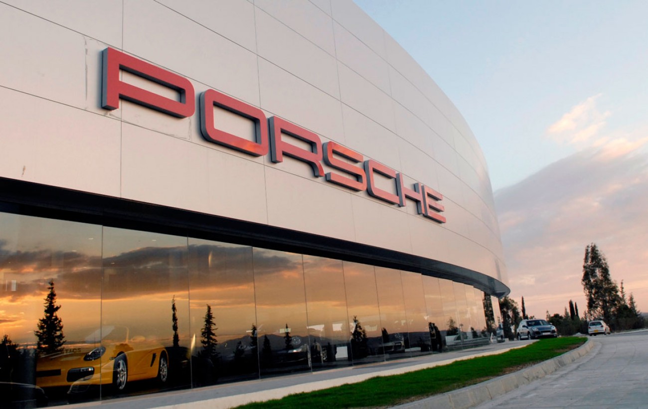 Τορόντο: 20χρονος διέλυσε αντιπροσωπεία της Porsche επειδή… τον παράτησε η φίλη του (βίντεο)