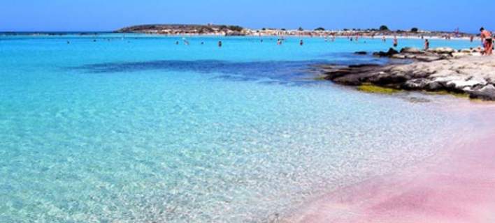 Κρήτη: Τα Φαλάσαρνα τον χειμώνα – Στρώνει το ροζ «χαλί» της στην άμμο (φωτο)