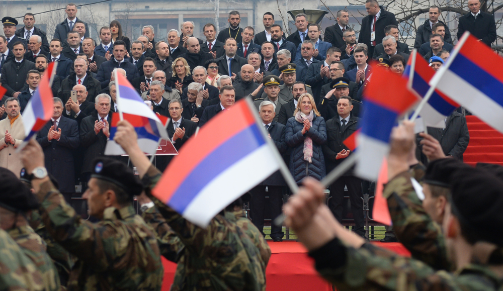 Στρατιωτική παρέλαση στη Μπάνια Λούκα – Eρχεται ενοποίηση των δύο σερβικών κρατών… (βίντεο)