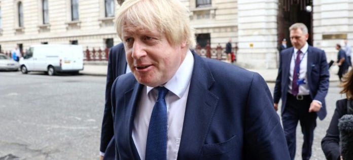 Ο Mr Brexit Μπόρις Τζόνσον κάνει ταξίδι…αναψυχής στο Πήλιο με την 30χρονη σύντροφο του