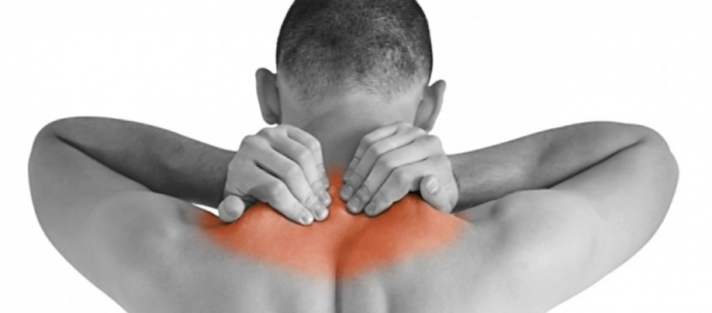 Ψύξη στον αυχένα: Τι να κάνετε για να φύγει πιο γρήγορα ο πόνος