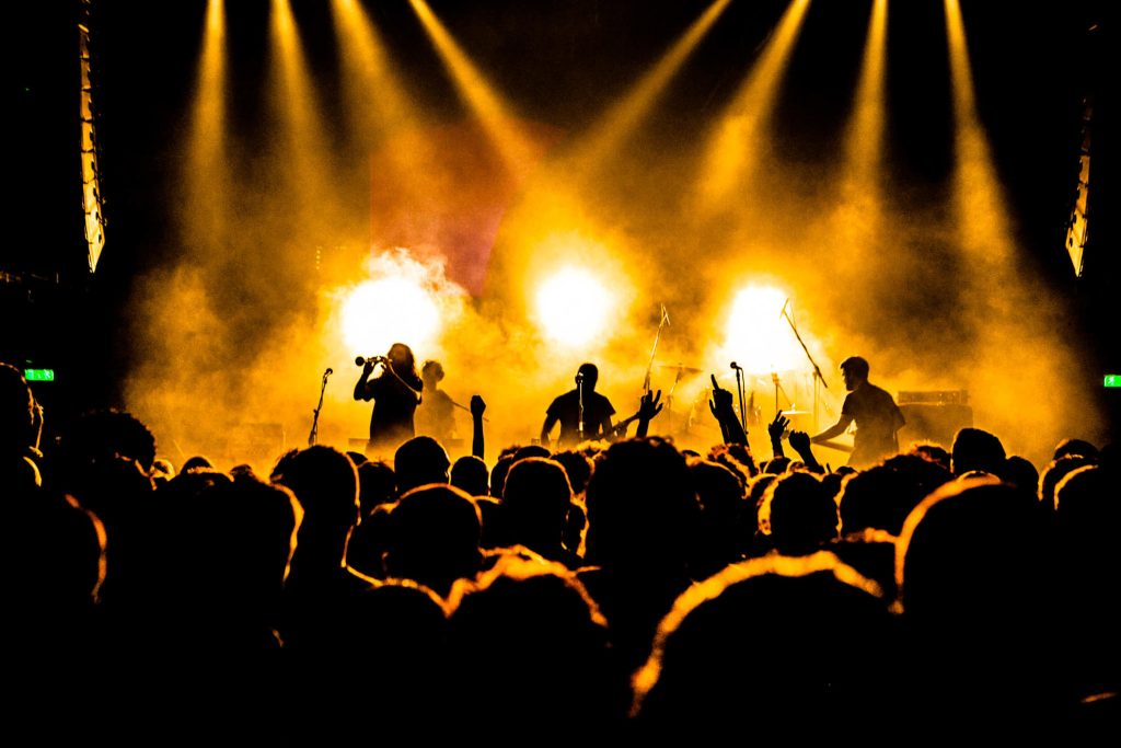 Αυτό είναι το συγκρότημα που πέθανε πάνω στην σκηνή σε μόλις 10 δευτερόλεπτα (βίντεο)