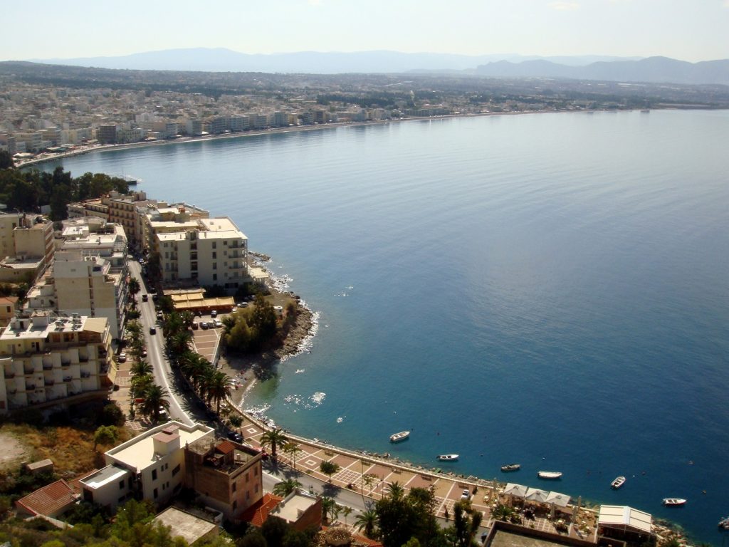 Αλλοδαπός εξέδιδε γυναίκα σε ξενοδοχείο στο Λουτράκι – Πως τους ανακάλυψε η Αστυνομία