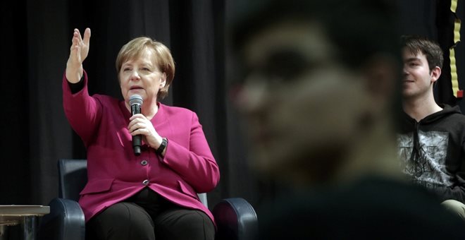 Η Μέρκελ δίνει… master class στους μαθητές της Γερμανικής Σχολής Αθηνών (φωτο)