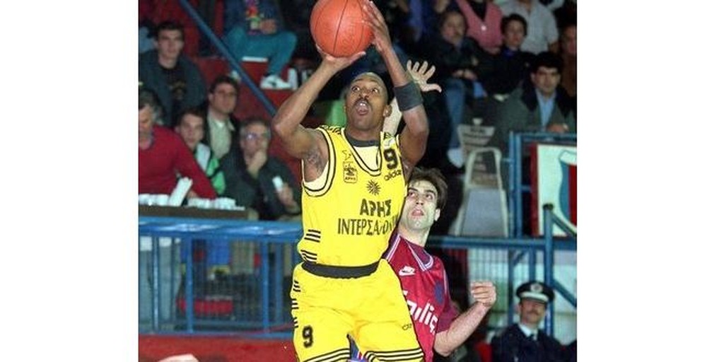 Ο θρυλικός «Μίκι Μάους» της ΑΕΚ δίνει τη μεγαλύτερη μάχη της ζωής του (φωτο)