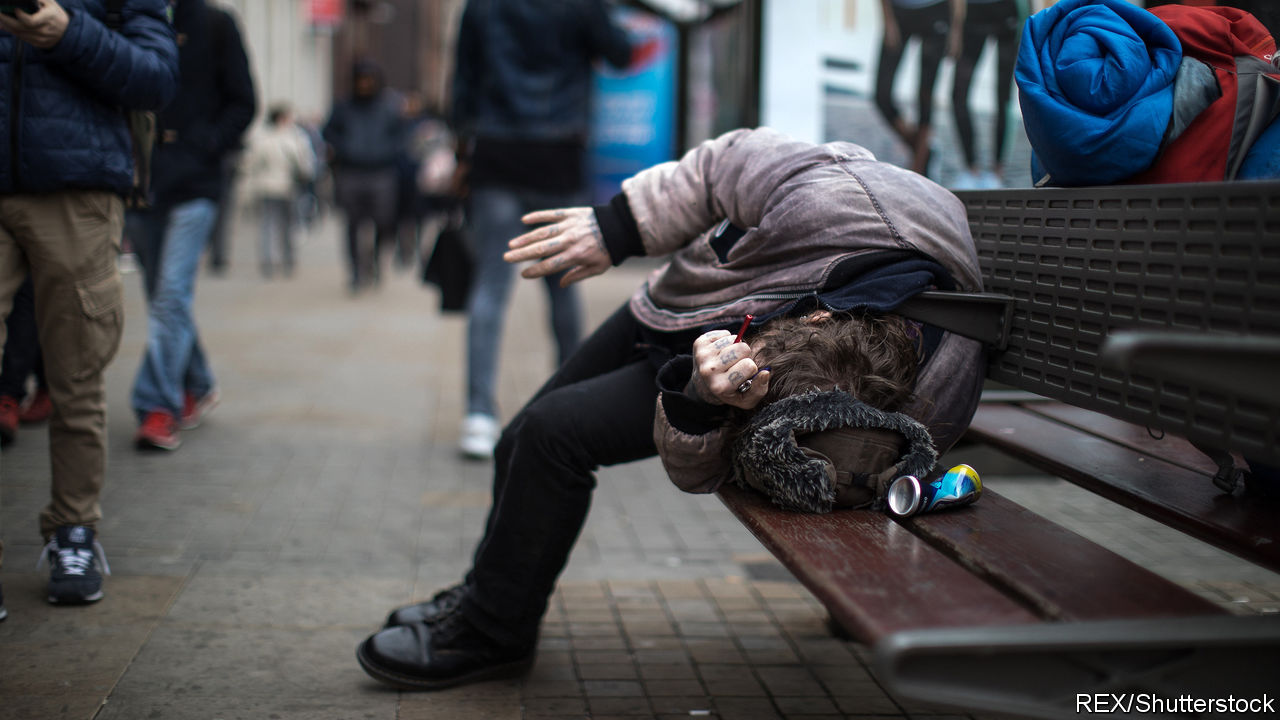 Η σκοτεινή πλευρά της Βρετανίας: Αυτό το ναρκωτικό που είναι 800 φορές πιο δυνατό από την κάνναβη (βίντεο)