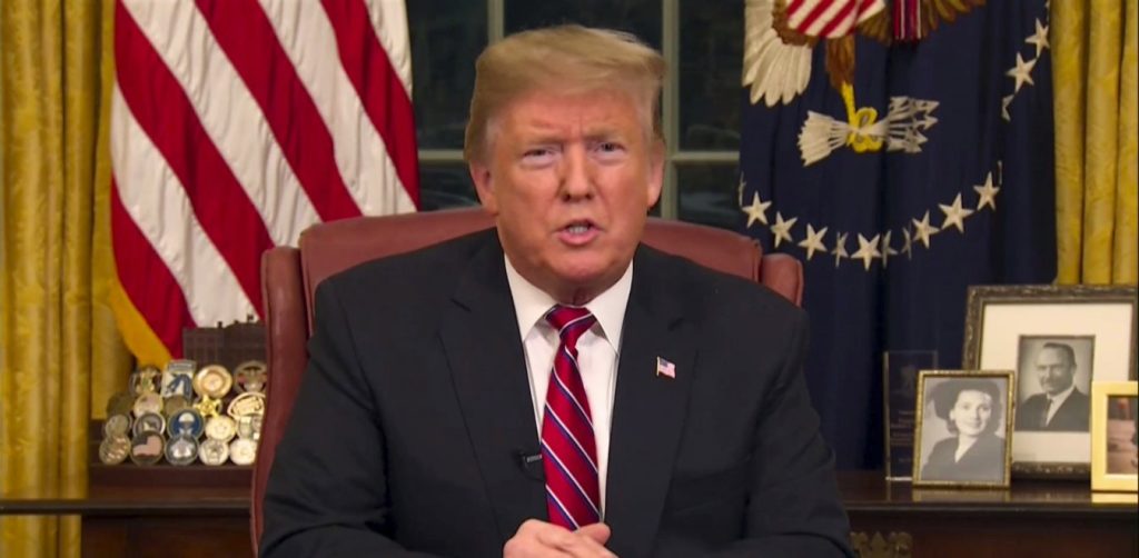 Η οικογένεια του Πάμπλο Εσκομπάρ ζητάει βοήθεια για να «εξαφανίσει» τον Ντόναλντ Τραμπ