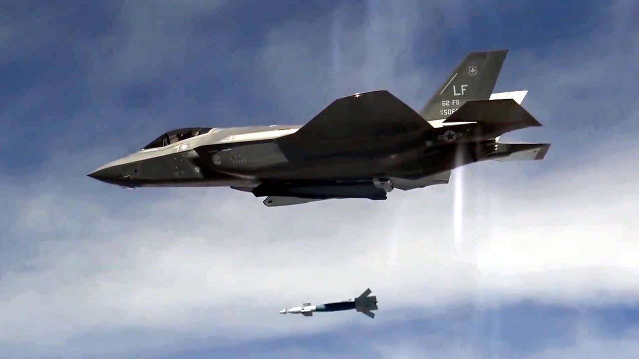 Βίντεο: Για πρώτη φορά το F-35 σε «αεροπορικό σόου» – Δείτε τι μπορεί να κάνει