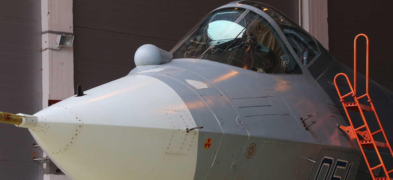 Επίχρισμα στην καλύπτρα των Su-57 για τη μείωση του Η/Μ ίχνους