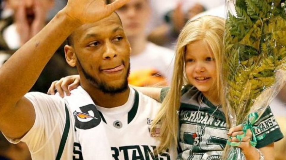 Έιντριαν Πέιν: H μικρή Λέισι, o θάνατος της μητέρας του και το… μπάσκετ! (φώτο-βίντεο)