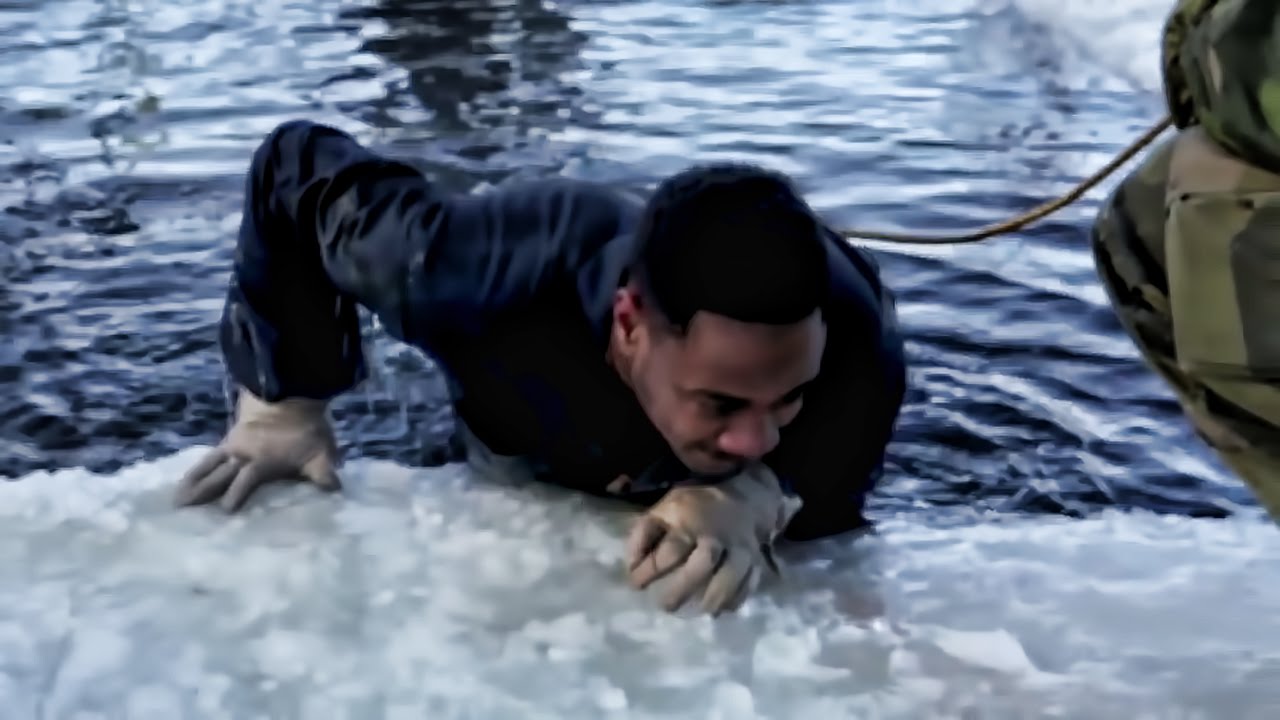 Αμερικανοί Πεζοναύτες βουτούν σε παγωμένα νερά στη Νορβηγία (βίντεο)