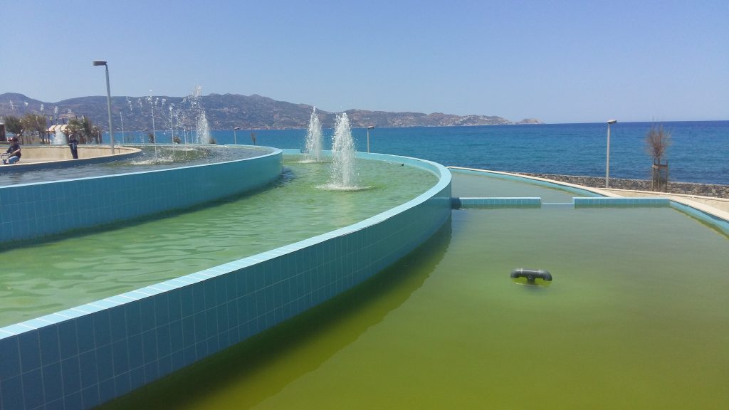 Και όμως είναι αλήθεια: Αυτό είναι το συντριβάνι που βγάζει κέρδος 1,5 εκατομμύρια ευρώ κάθε χρόνο (βίντεο)