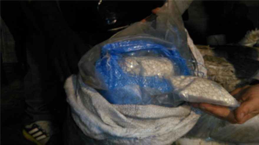 Φωτό: Άλλοι 6,5 τόνοι βρέθηκαν στο πλοίο με τα ναρκωτικά των τζιχαντιστών (βίντεο)