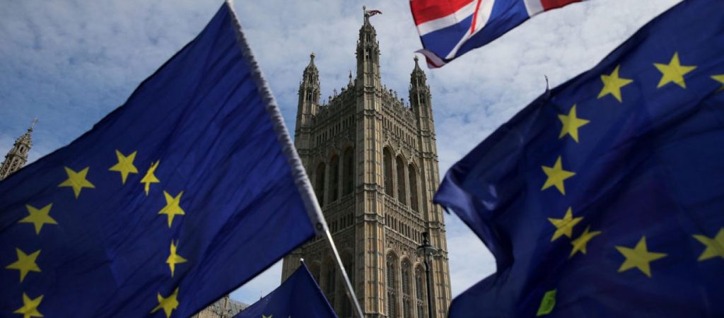 Goldman Sachs για  Brexit: Το πιθανότερο σενάριο είναι η πιο ήπια και με καθυστέρηση έξοδος της Βρετανίας από την ΕΕ