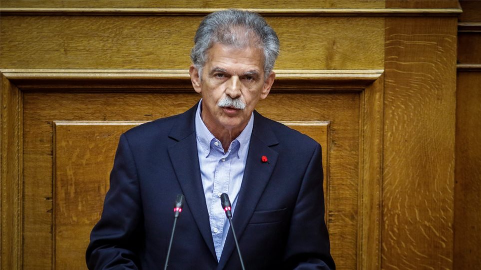Δανέλλης: Δίνω ψήφο εμπιστοσύνης, δεν προσχωρώ στον ΣΥΡΙΖΑ