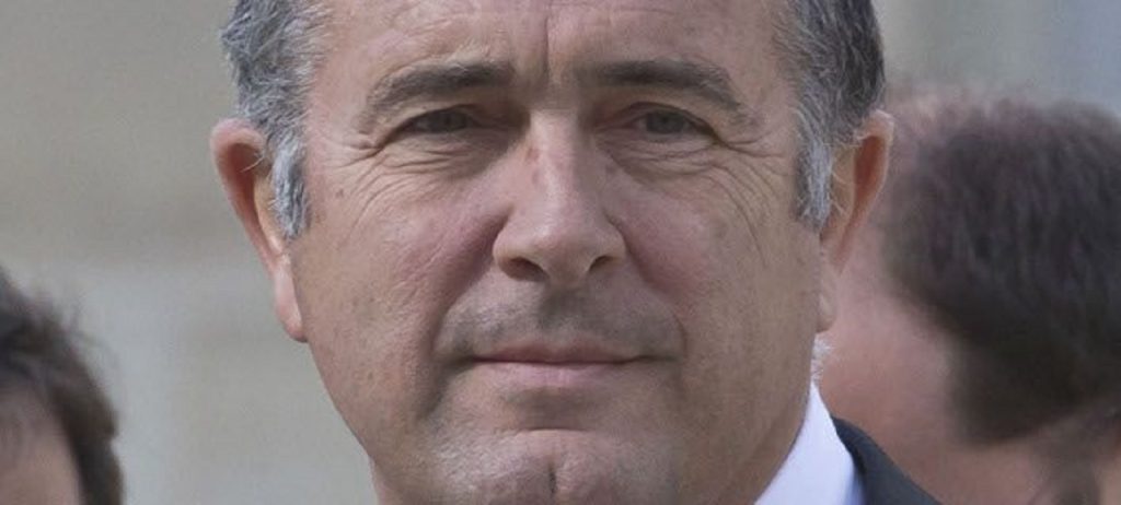 Γάλλος υπουργός δηλώνει: «Το κρασί δεν είναι αλκοόλ όπως τα άλλα» και οι γιατροί εξοργίζονται