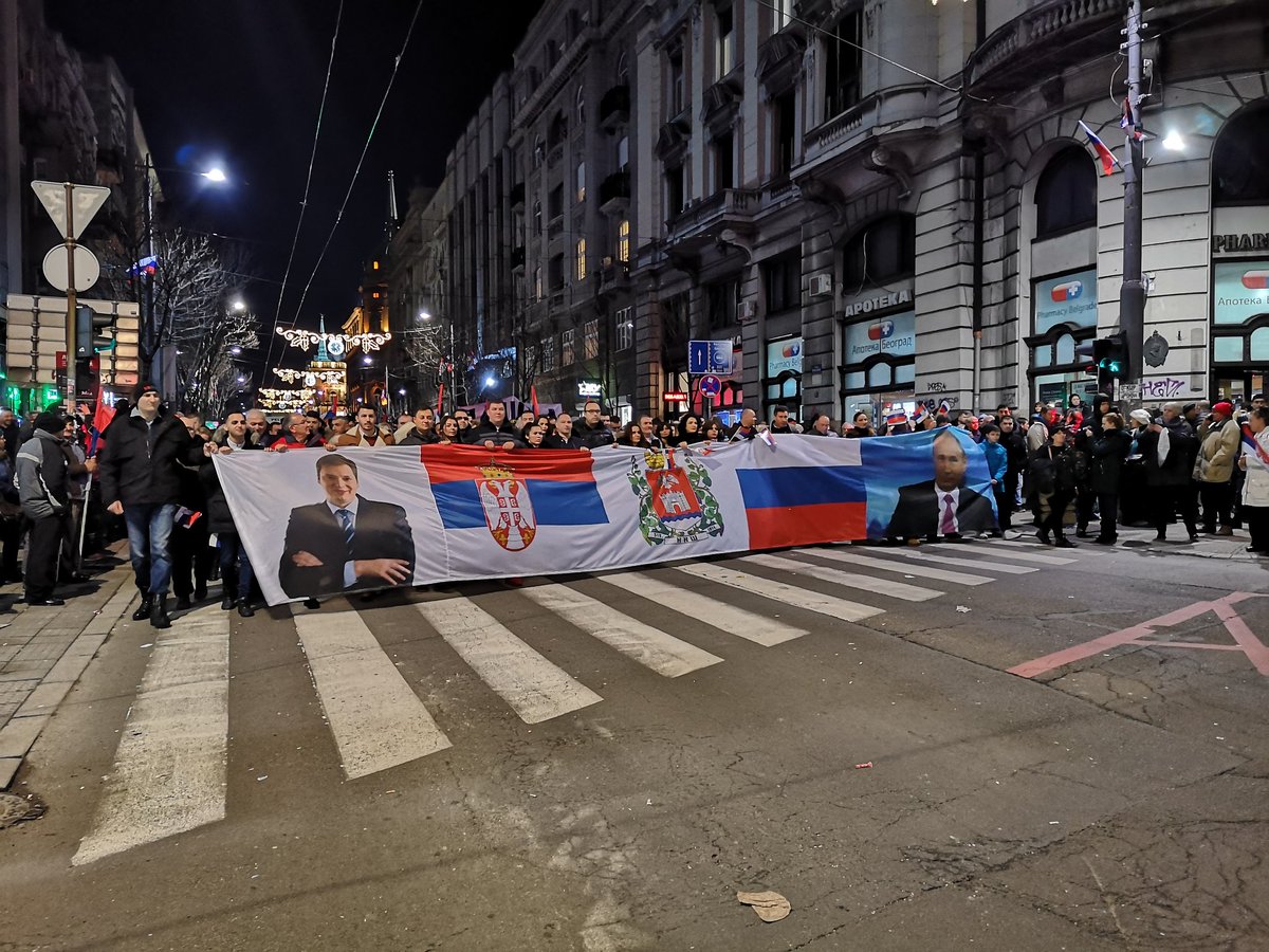 Παλλαϊκή υποδοχή Β.Πούτιν στο Βελιγράδι: Χιλιάδες πολίτες στους δρόμους – 21 συμφωνίες αλλάζουν την Σερβία (βίντεο)