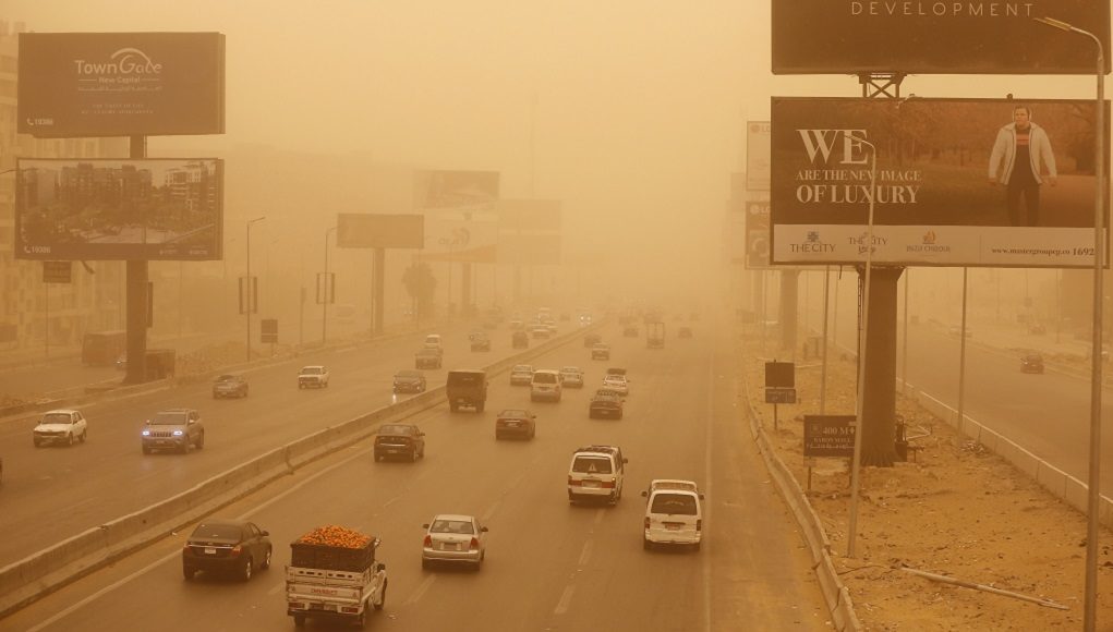 Κάιρο: Ορατότης μηδέν λόγω σφοδρής αμμοθύελλας (φωτο)