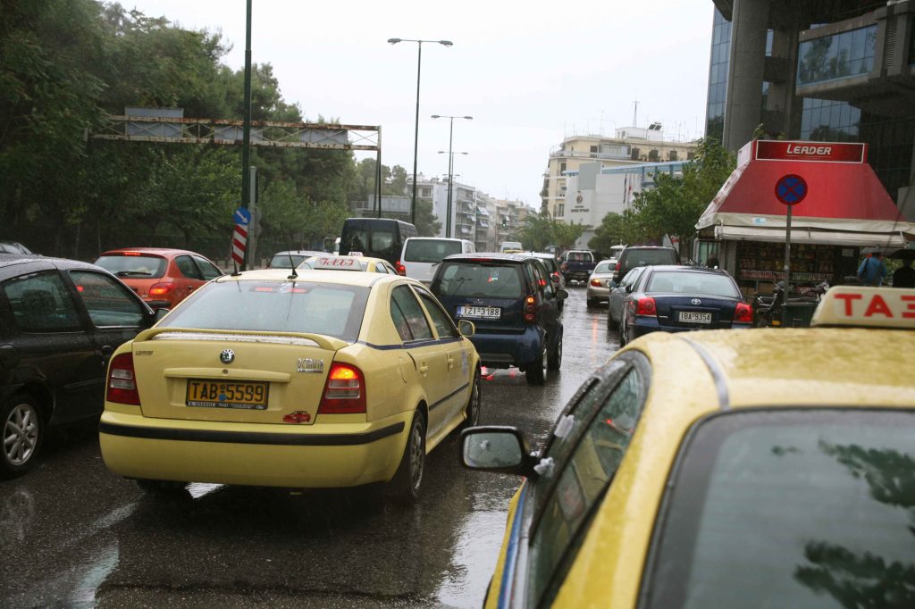 Μποτιλιάρισμα στο Χαϊδάρι στο ρεύμα προς Αθήνα λόγω τροχαίου
