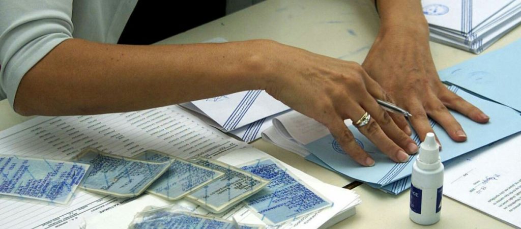 Υποχρεωτικές για όλους οι «ευρω-ταυτότητες» – Πως θα είναι, ποια τα χρονικά περιθώρια (φωτο)