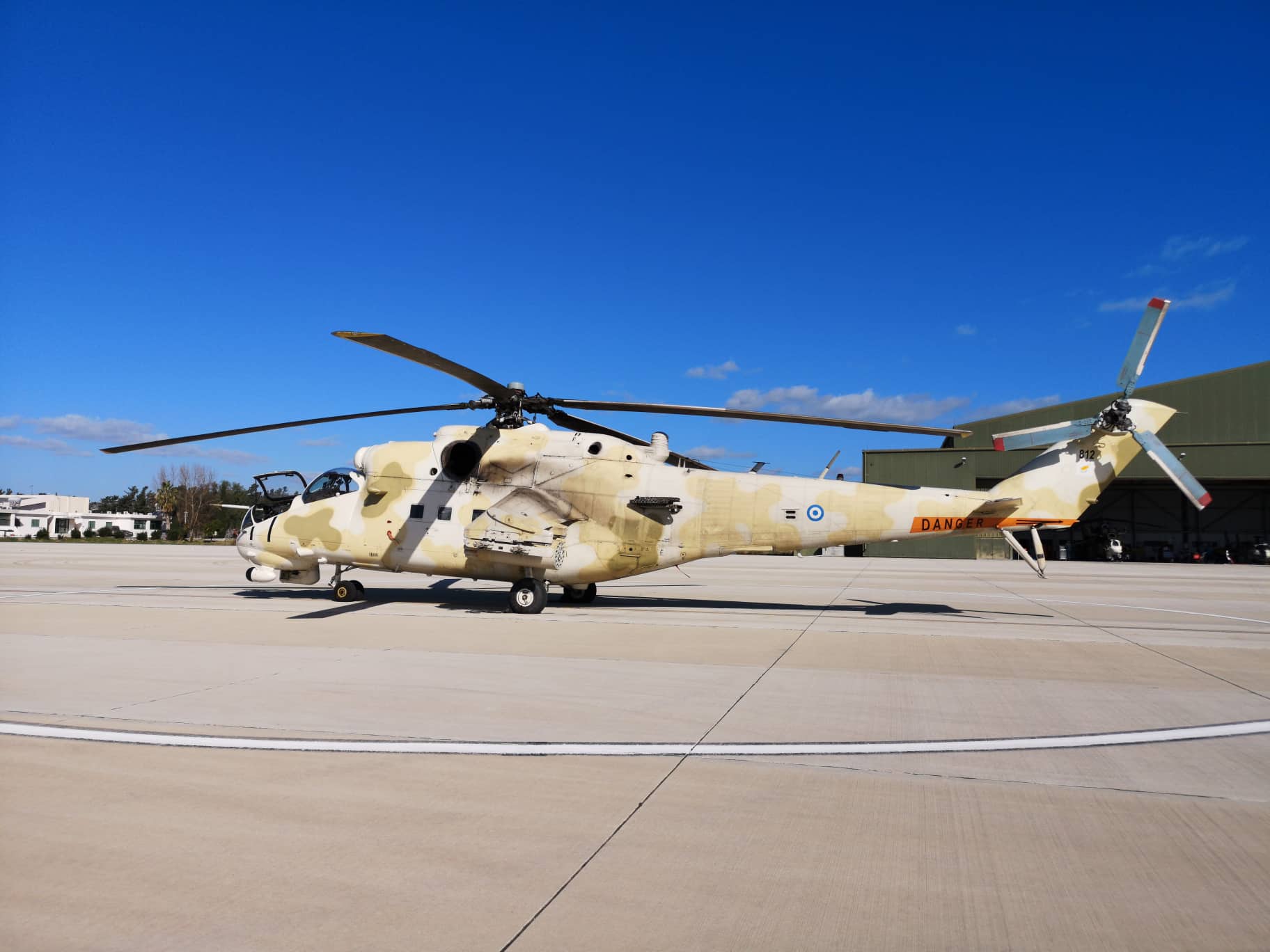 Βίντεο: Μέσα στην «φωλιά» των επιθετικών ελικοπτέρων Mil Mi-35 της Κύπρου