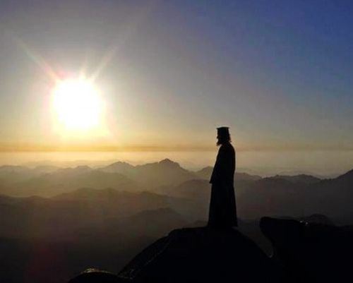 Ο θρύλος των 12 αόρατων μοναχών του Αγίου Όρους