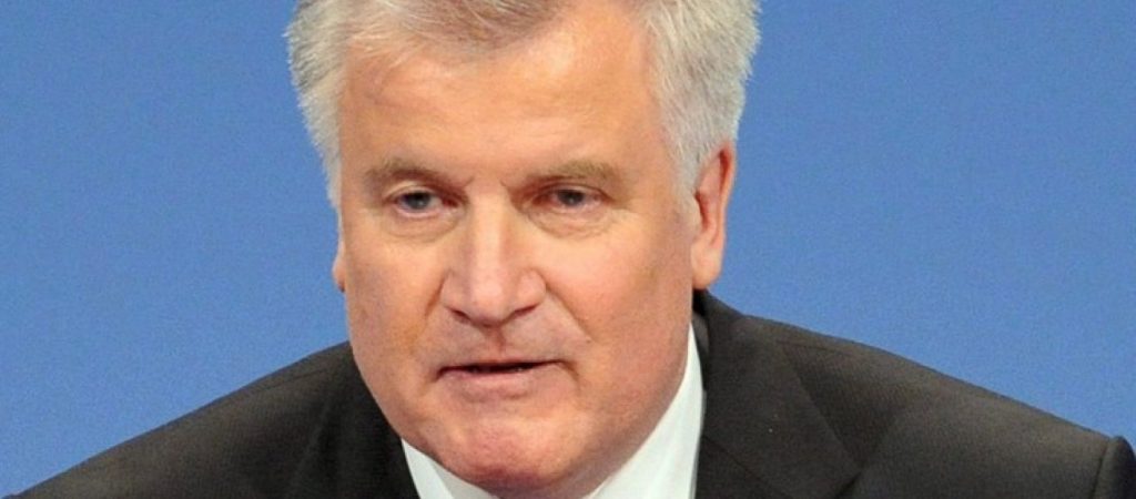 Γερμανία: Αλλαγή σκυτάλης στην ηγεσία της CSU – Αποχώρησε ο Χορστ Ζεεχόφερ